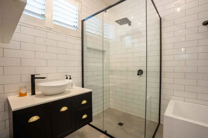 Bedroom or bathroom, Carnegie