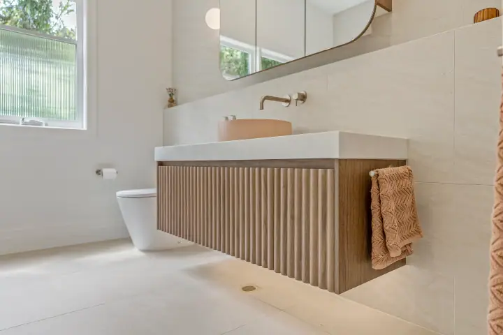 Bedroom or bathroom, Coburg