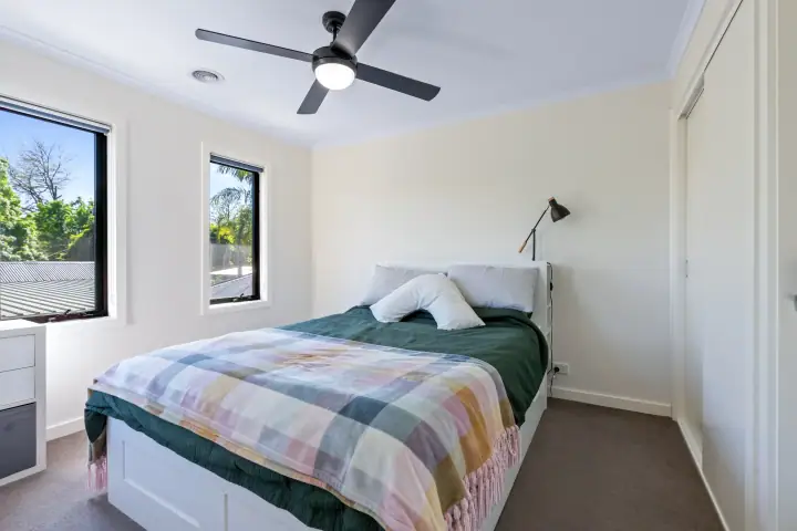 Bedroom or bathroom, Croydon