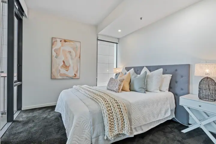 Bedroom or bathroom, Melbourne