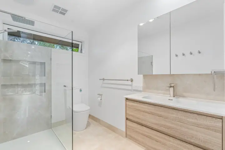 Bedroom or bathroom, Williamstown