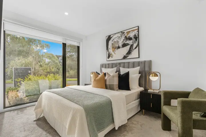 Bedroom or bathroom, Yarraville