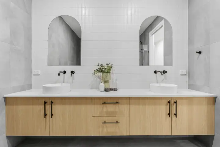 Bedroom or bathroom, Yarraville