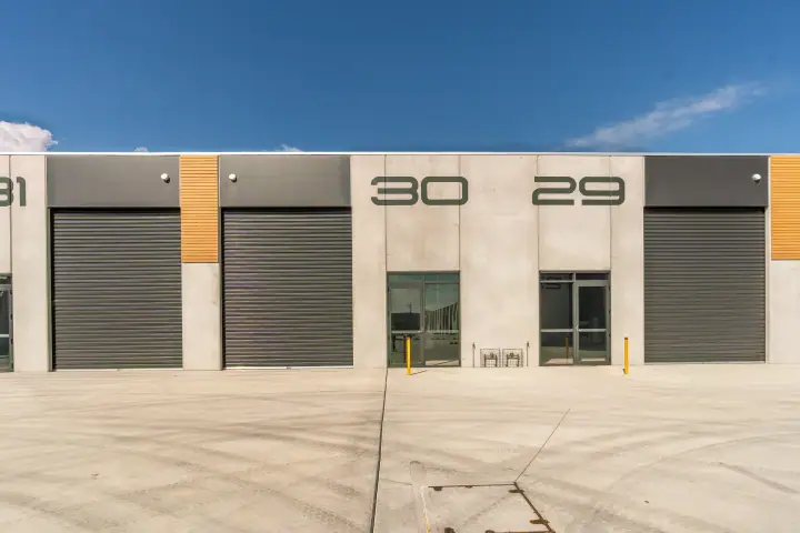 Commercial property, Moe