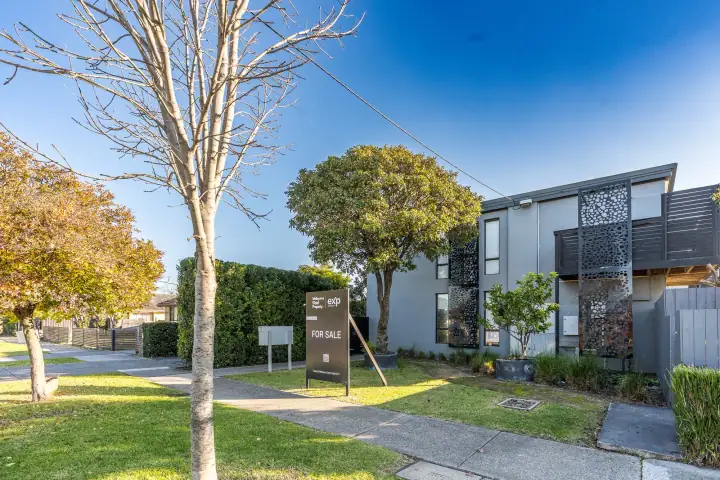 Exterior, Clayton South