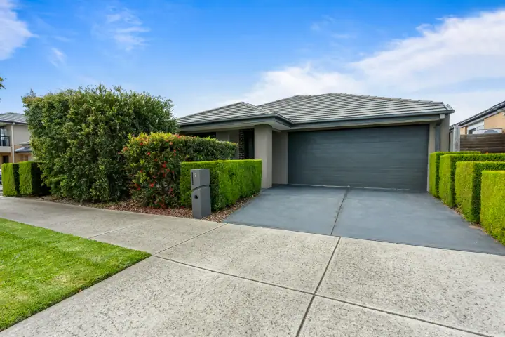 Exterior, Cranbourne West