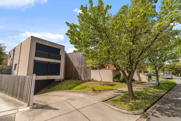 Exterior, Frankston