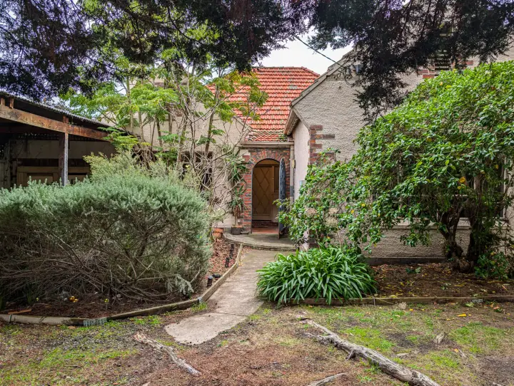 Exterior, St Kilda East