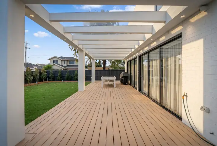 Outdoor living, Avondale Heights