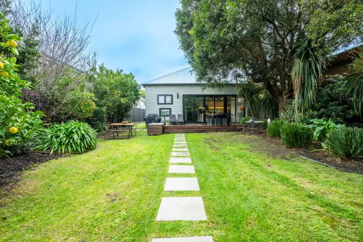 Outdoor living, Carnegie