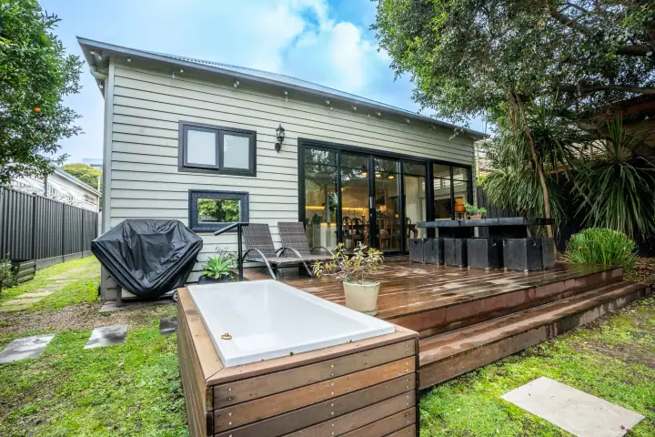 Outdoor living, Carnegie