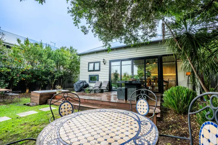 Outdoor living, Carnegie