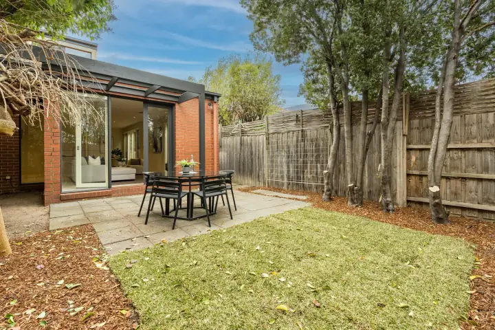 Outdoor living, McKinnon