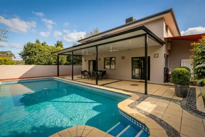 Outdoor living, Templestowe