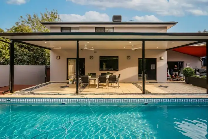 Outdoor living, Templestowe